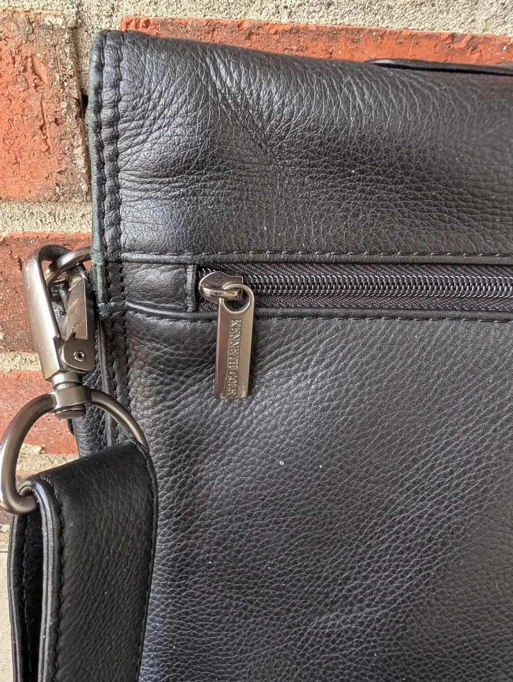 Vintage Y2K Kenneth Cole Pebble Leather Messenger Briefcase Crossbody, Black